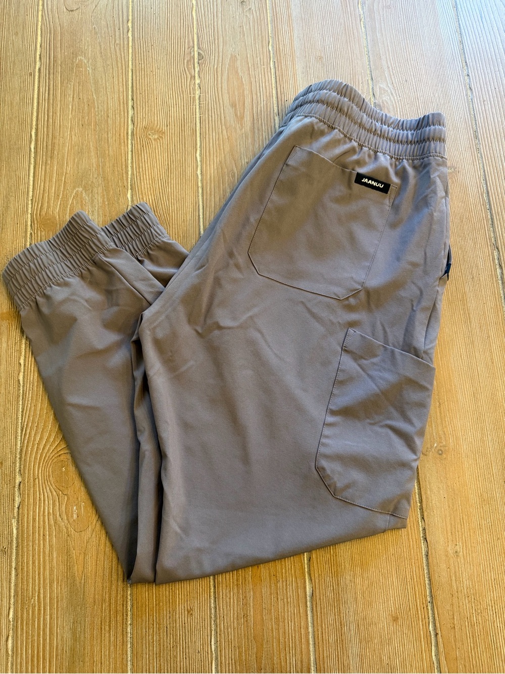 Januu jogger scrub pants